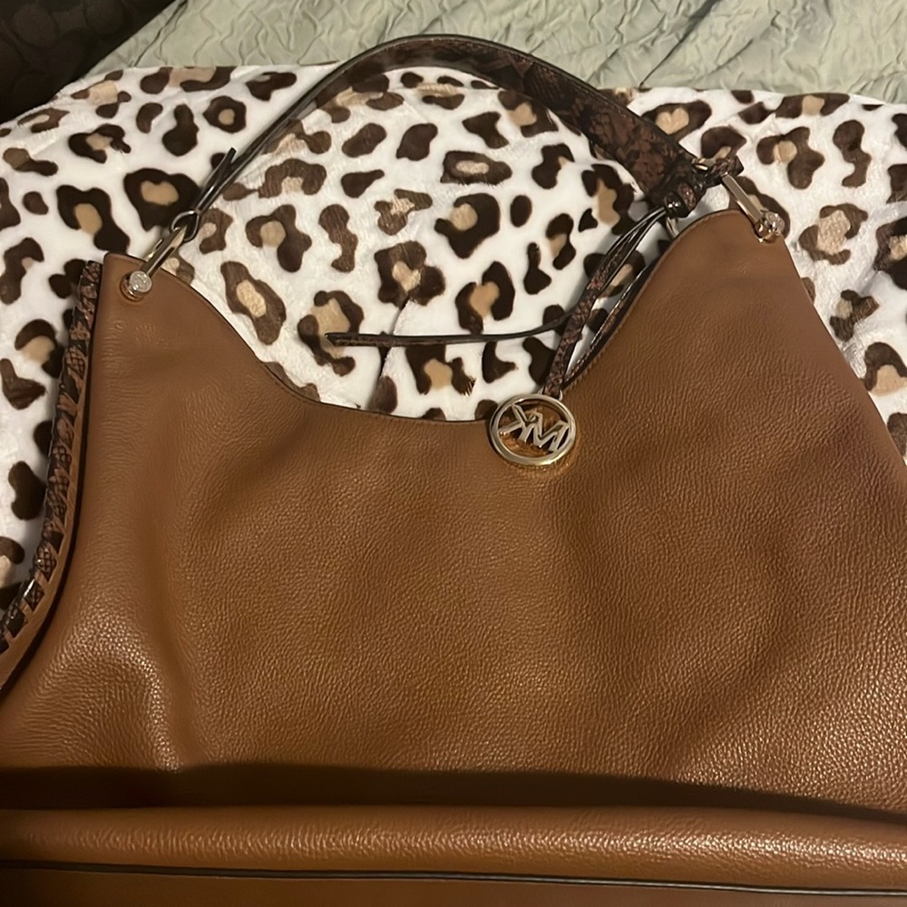 MK Satchel 👝